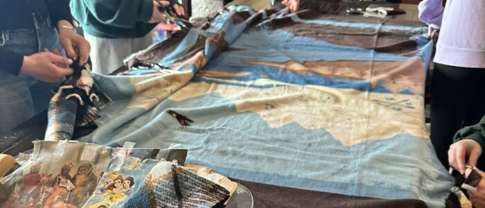 tie blanket activity